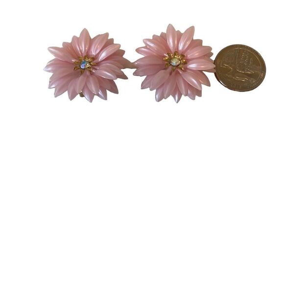 Coro Signed Vintage Soft Plastic Pink Flower Clip-On Earrings. - Picture 6 of 6